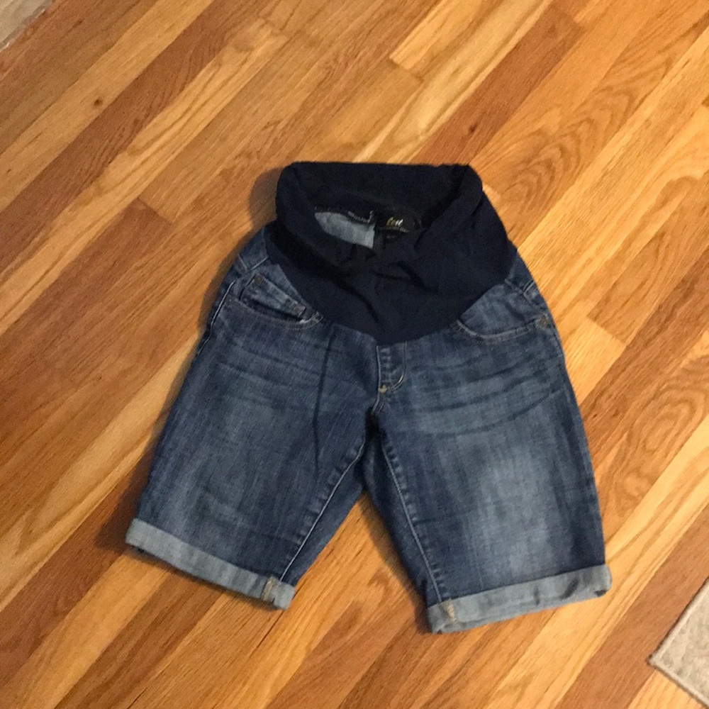 MATERNITY Luxe essential denim maternity shorts